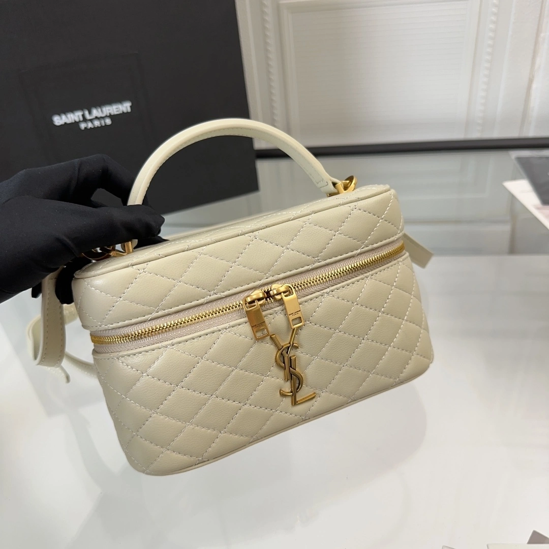 MOMO-- Yv5s 766731-1EL07-9207 7667311EL079207 sheepskin item:D-B000H0136