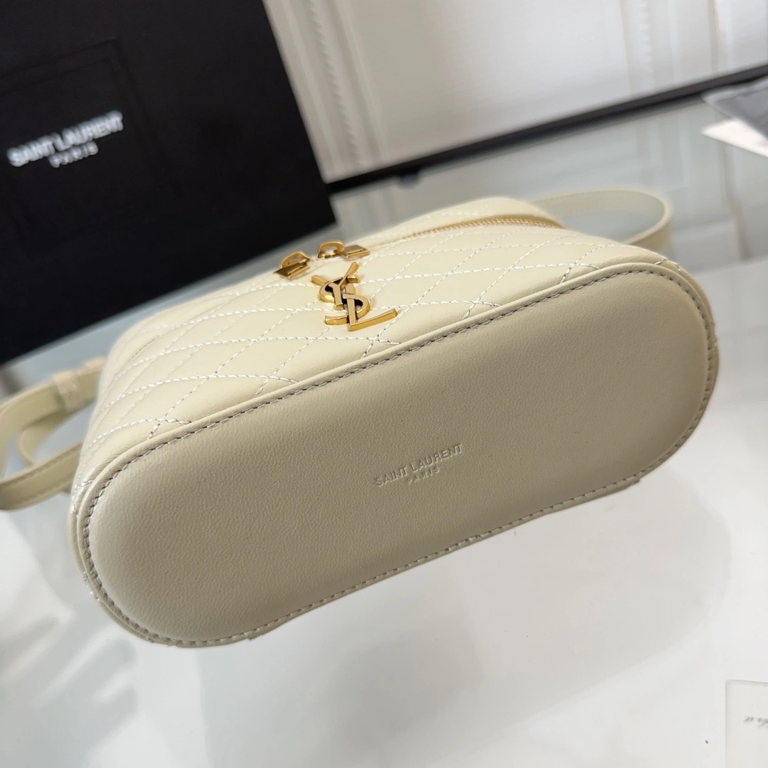 MOMO-- Yv5s 766731-1EL07-9207 7667311EL079207 sheepskin item:D-B000H0136