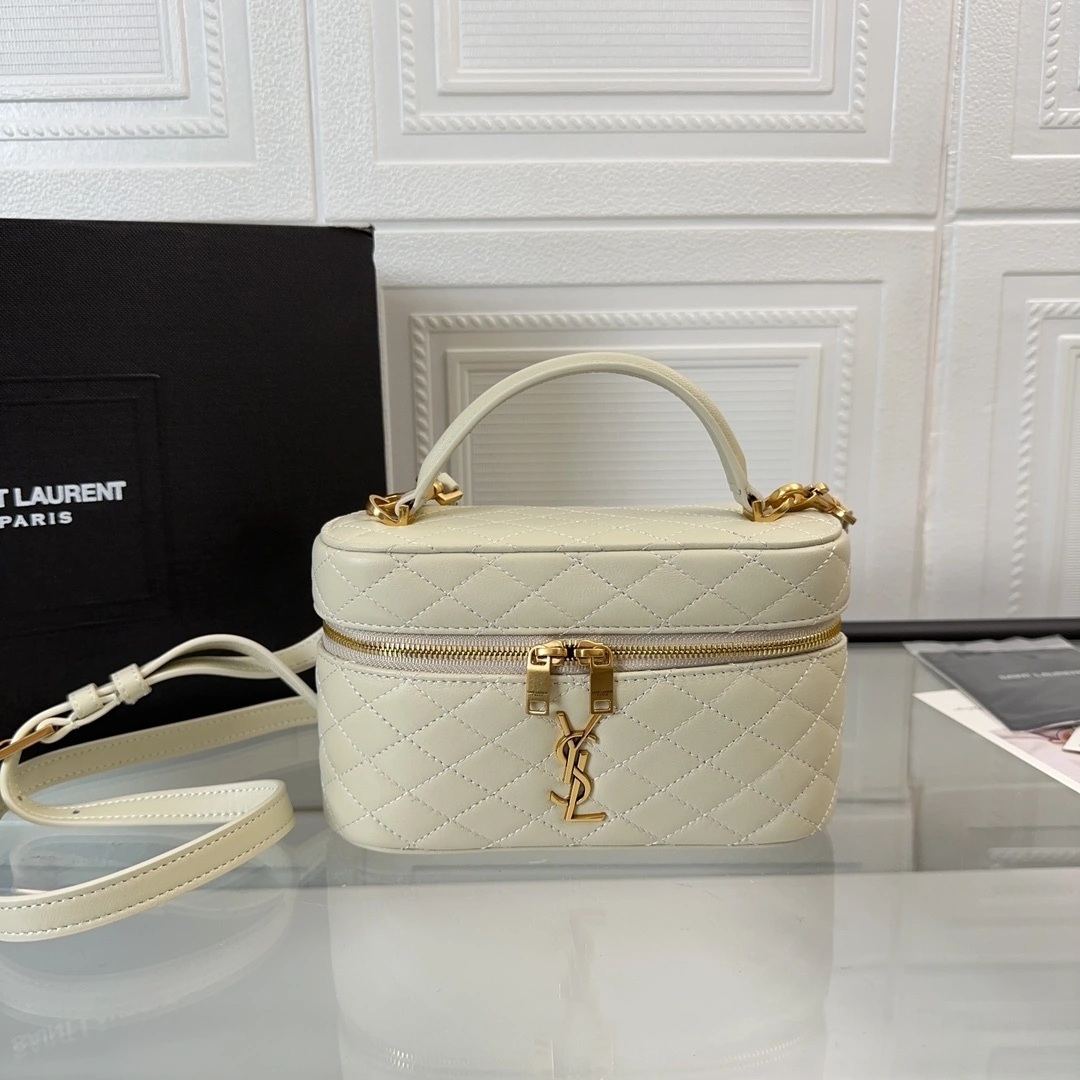 MOMO-- Yv5s 766731-1EL07-9207 7667311EL079207 sheepskin item:D-B000H0136