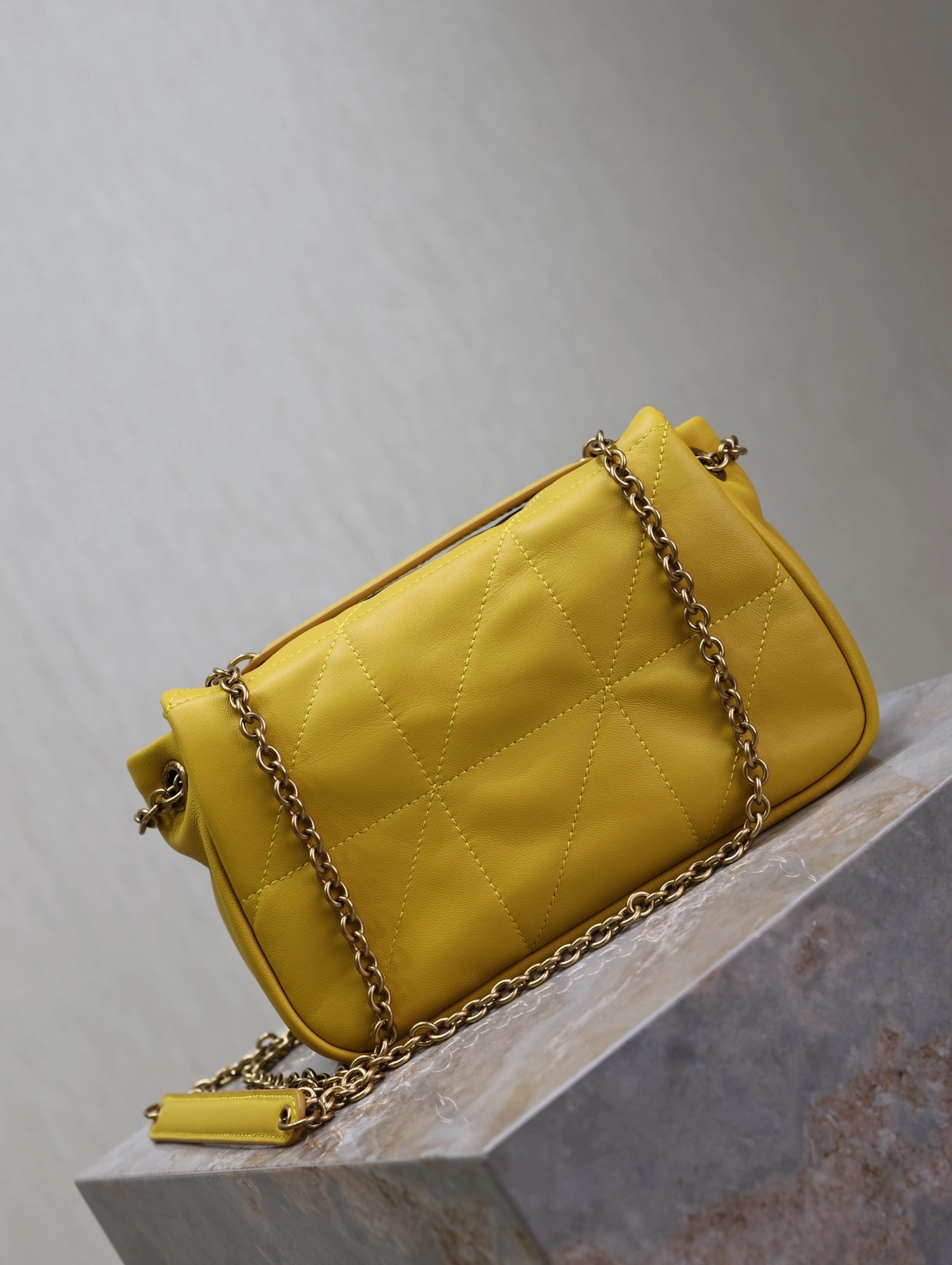 MOMO-- Yv5s 766754AAB327624 high quality version sheepskin item:D-B225L0560