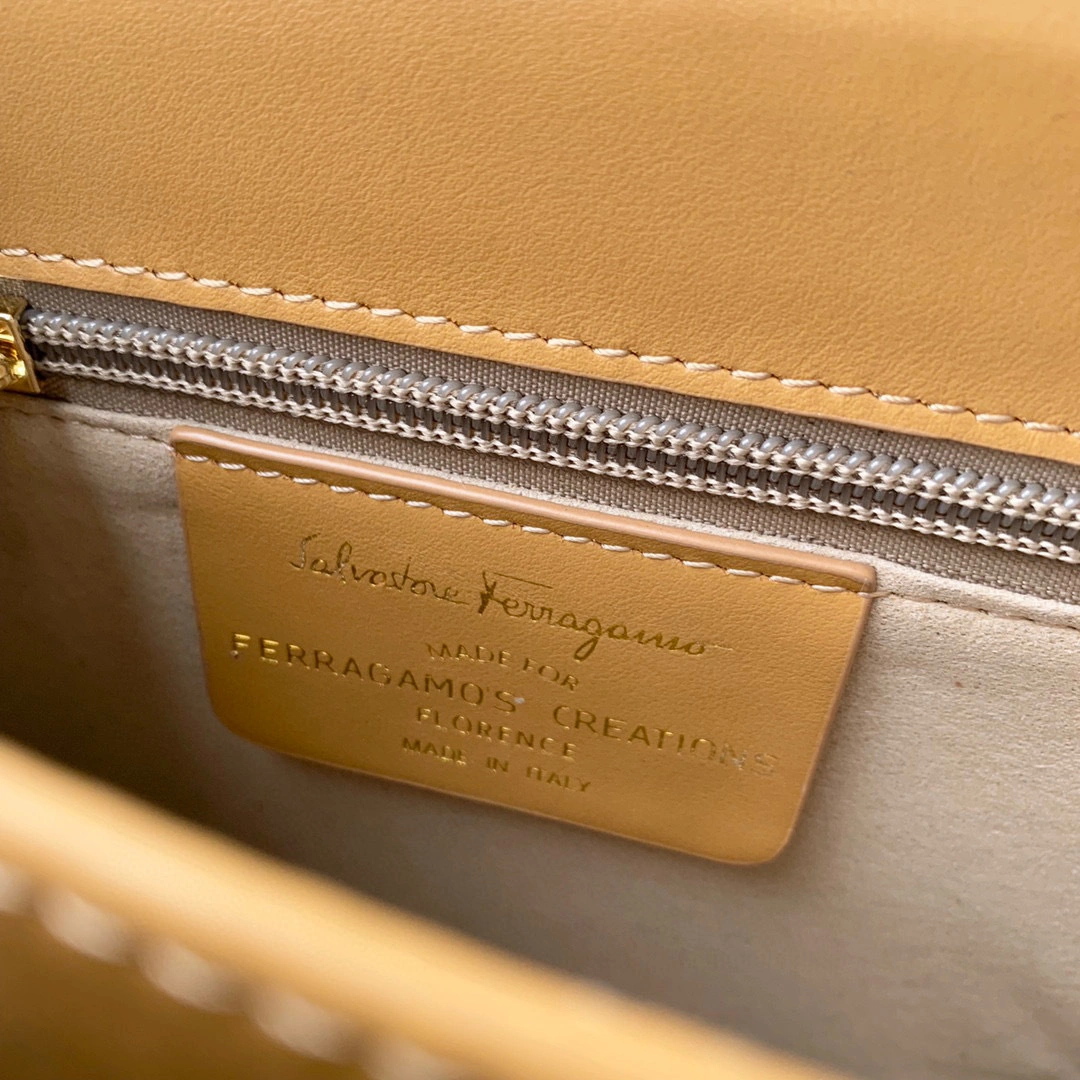 MOMO---box Gancino high quality version item : 007B00K2511