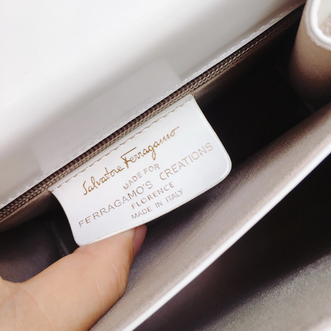 MOMO---box Gancino high quality version item : 007B00K2515