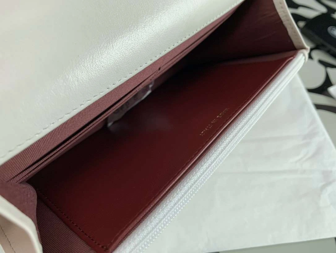 *MOMO---cowhide item : 307B00G2327