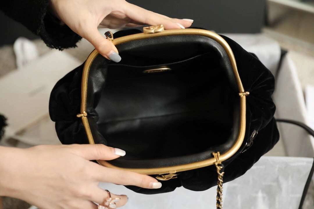 *MOMO-- cruise AS1237， item : M321B90B2728