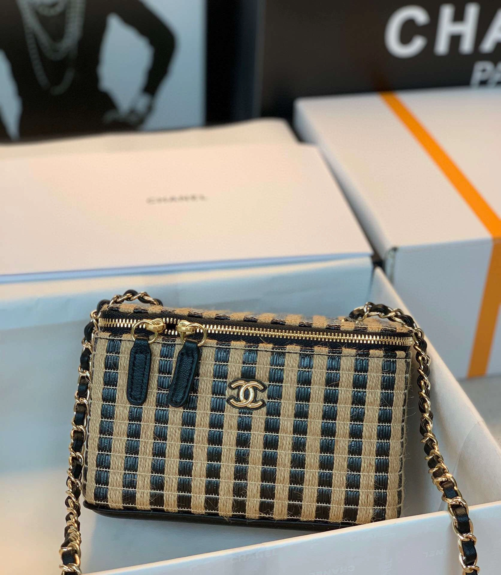 MOMO-- item : 321B75D1418