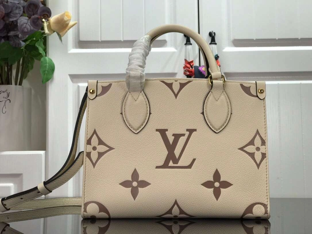 MOMO-- item:174B68D0777-3