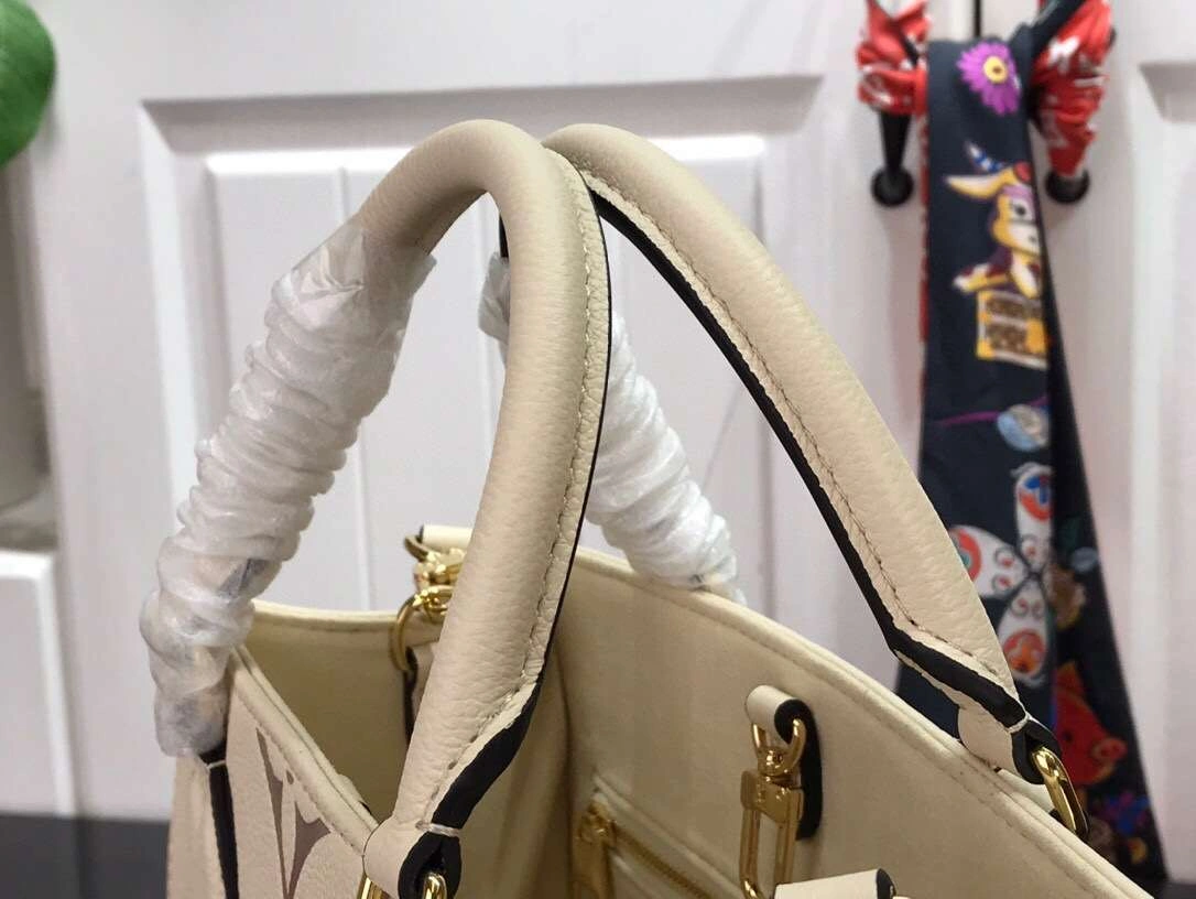 MOMO-- item:174B68D0777-3