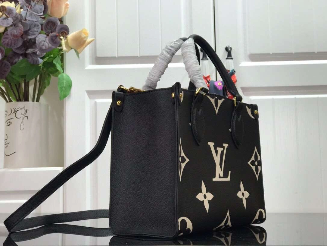 MOMO-- item:174B68D0777-3