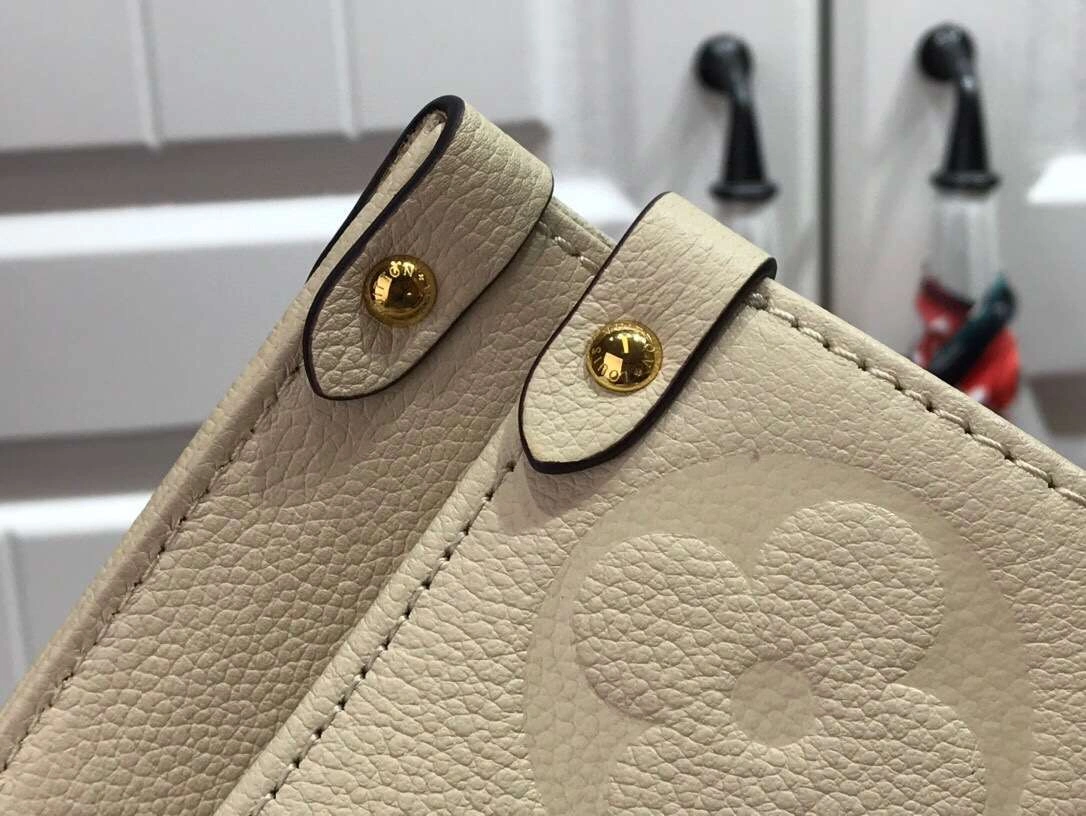*MOMO-- item:174B93D0755-2
