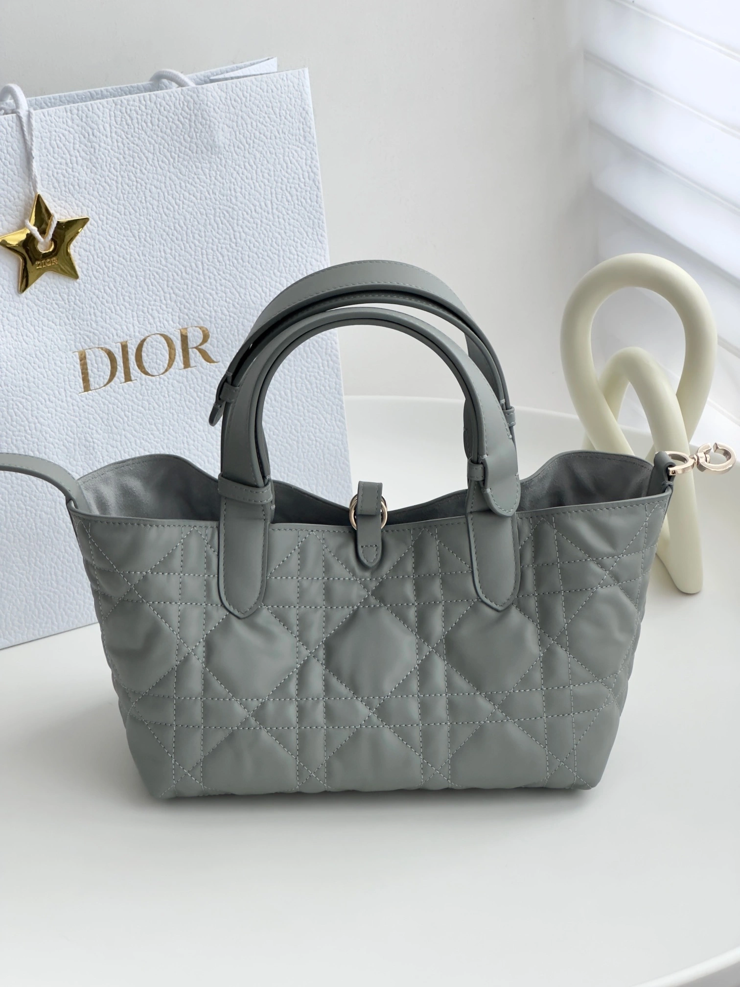 MOMO-- item:D-B000A1632
