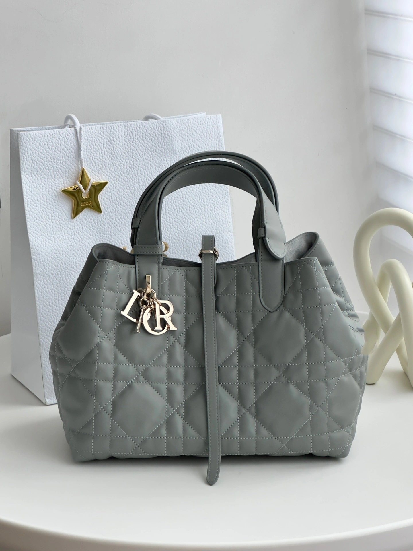 MOMO-- item:D-B000A1633