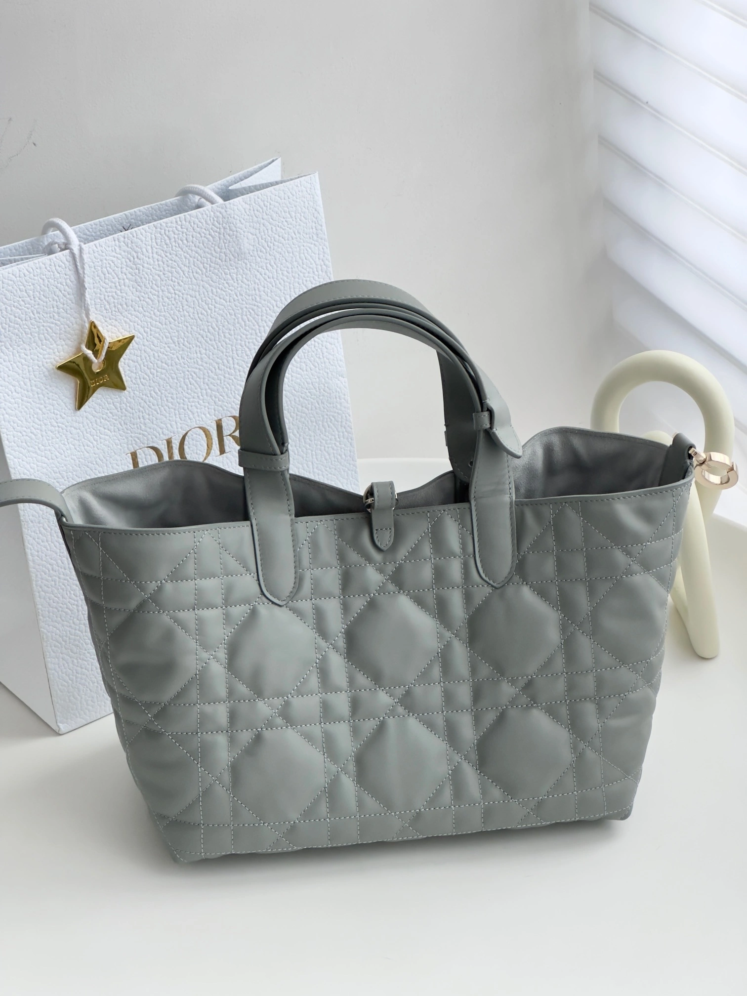 MOMO-- item:D-B000A1633