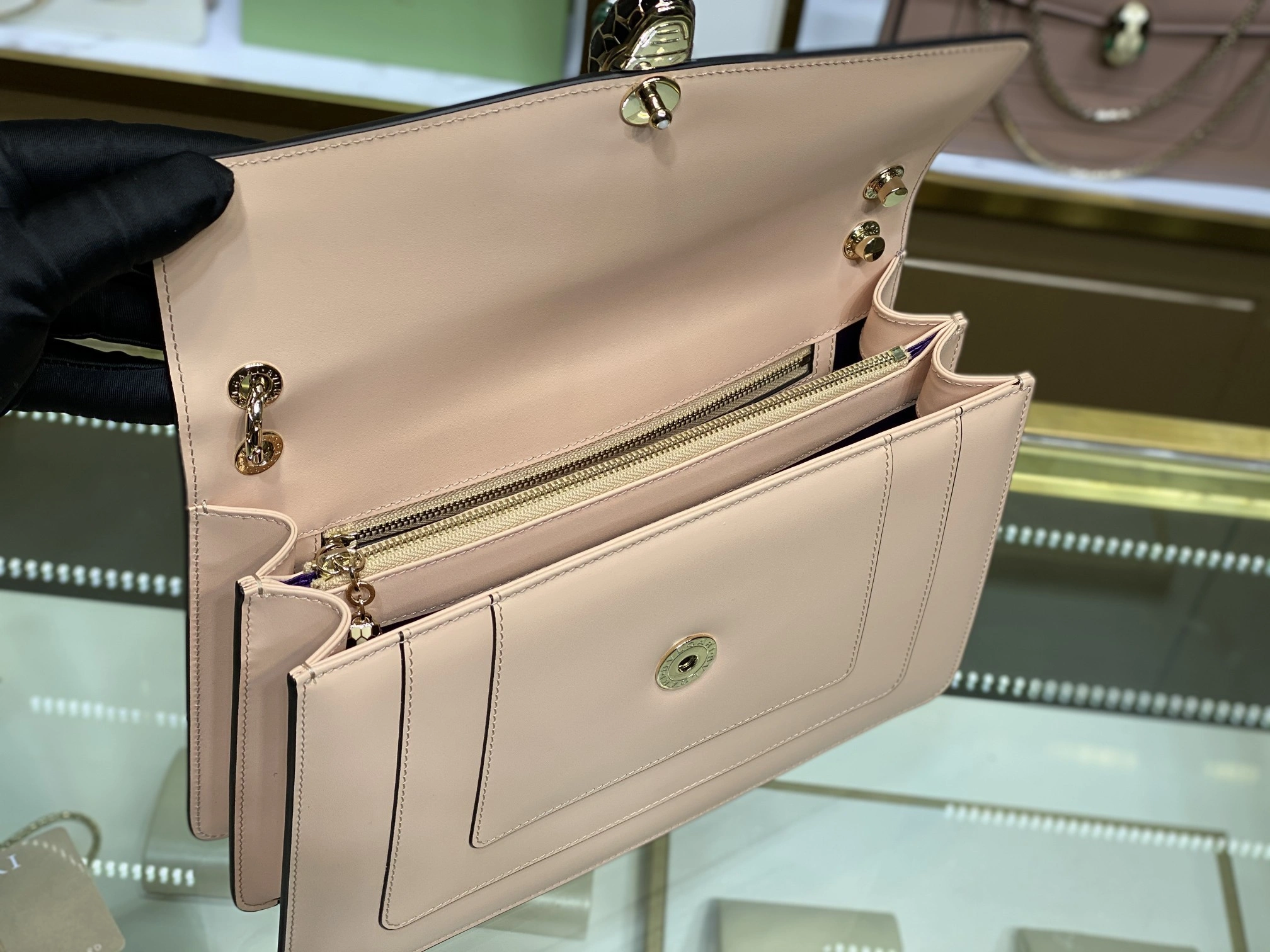 MOMO-- item:D-B063A1595