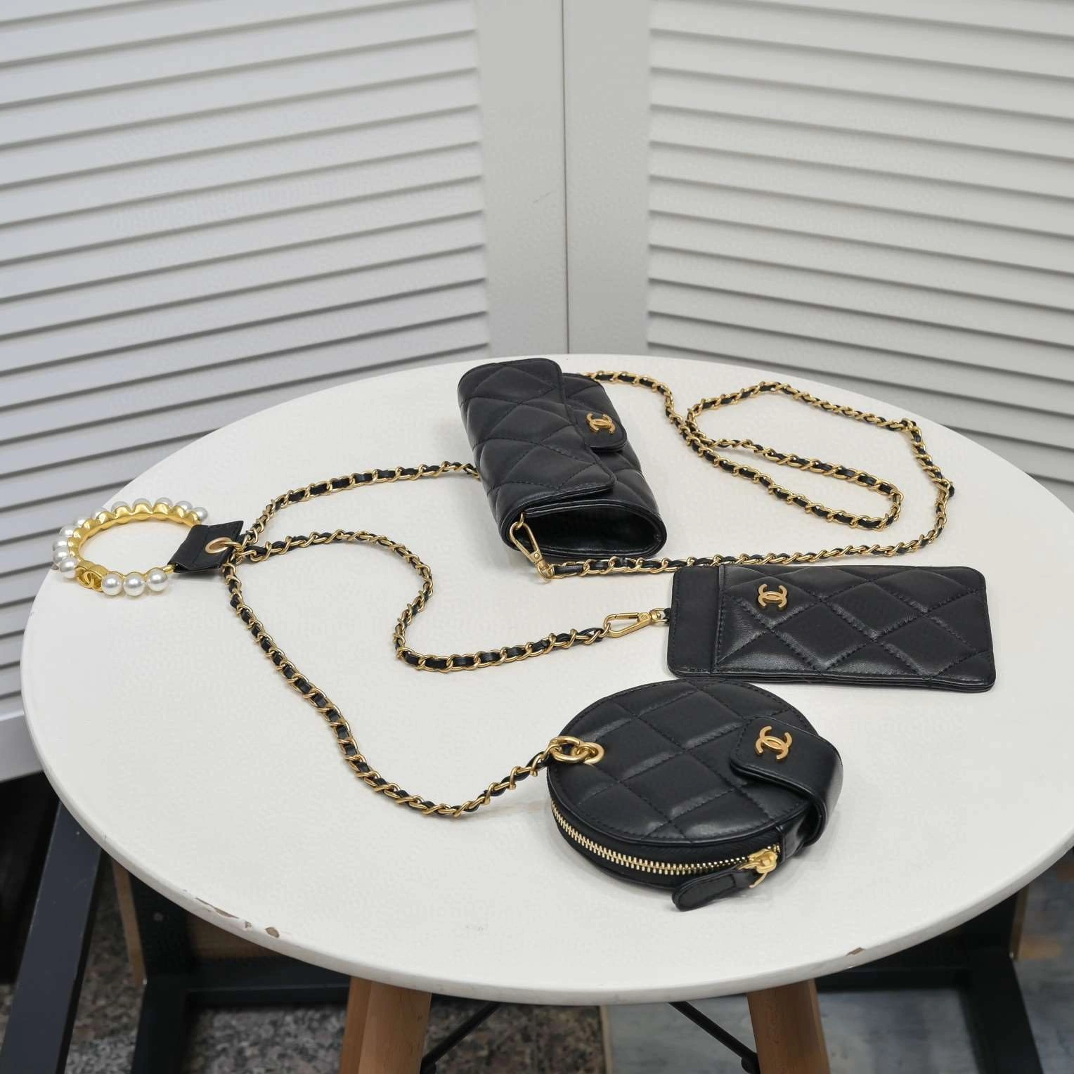 *MOMO---lambskin item : 00B00G2331