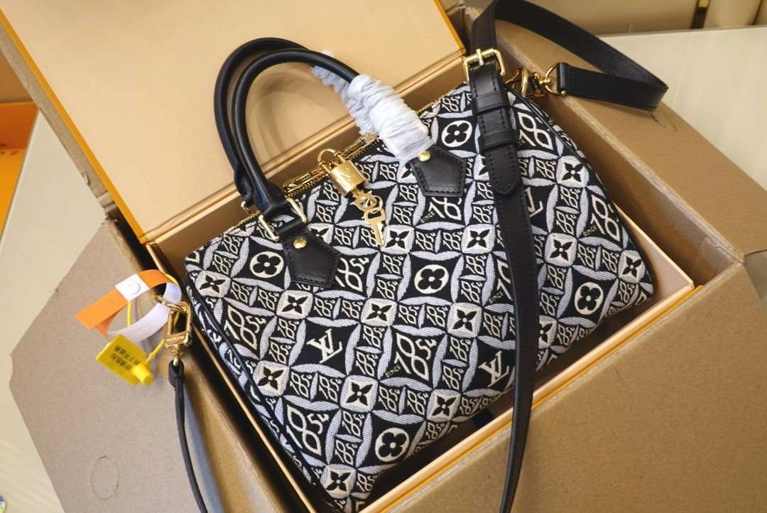*MOMO-- m45769 item : A-B00G3002