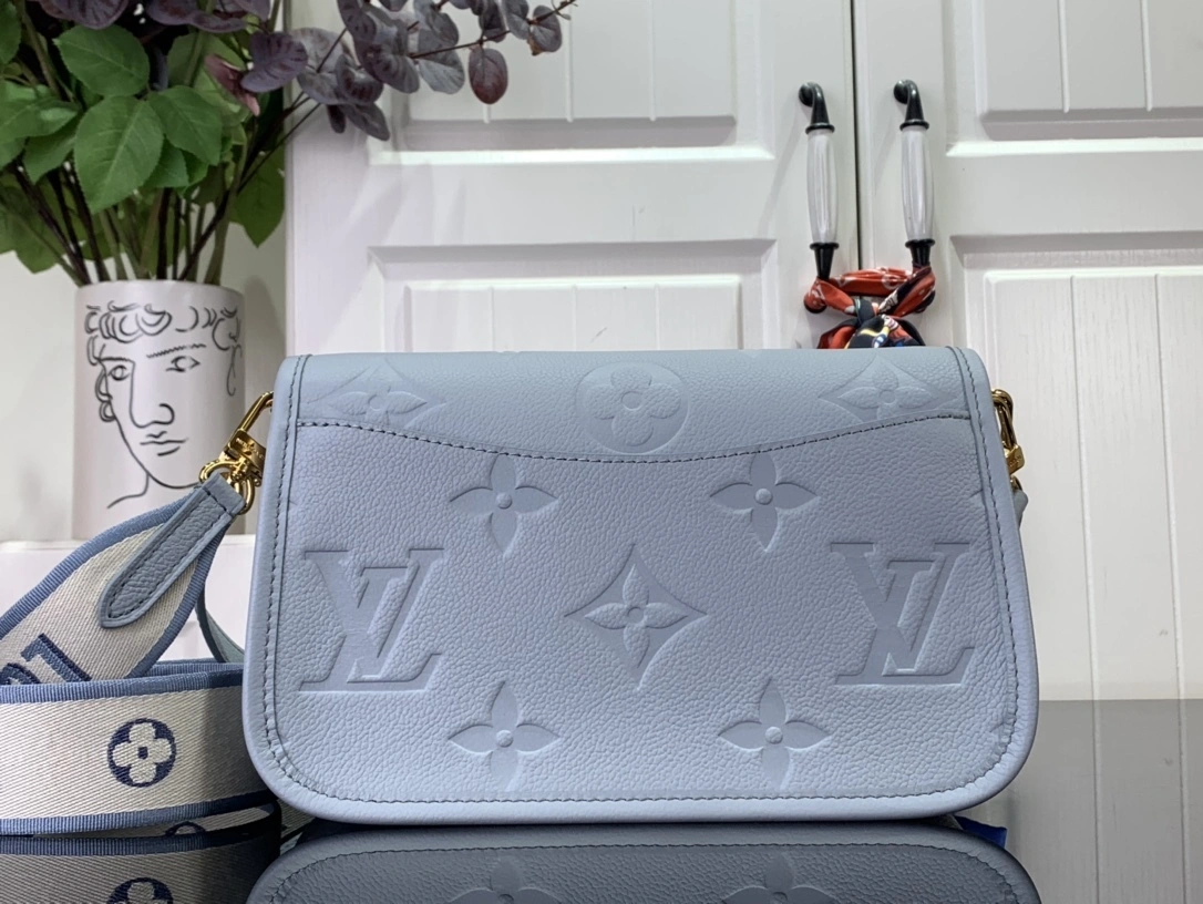 MOMO-- m46846 item:D-B174A1513