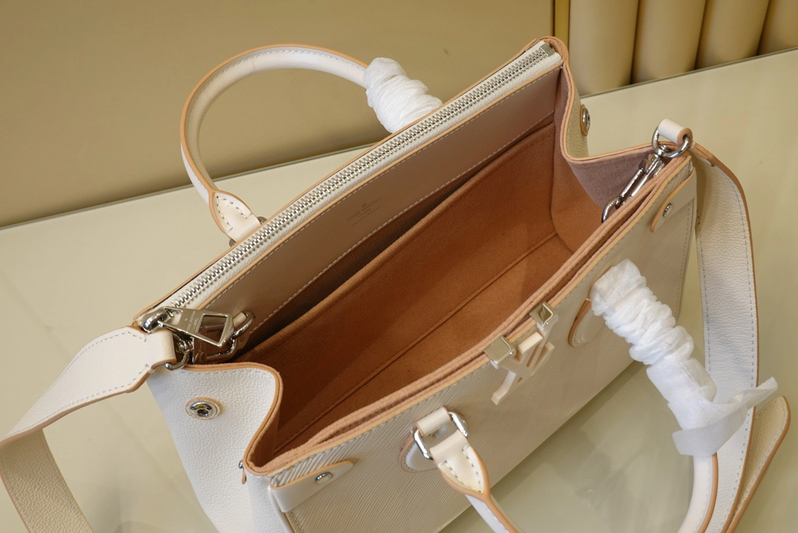 MOMO-- m57680 item : A-B00H0317A