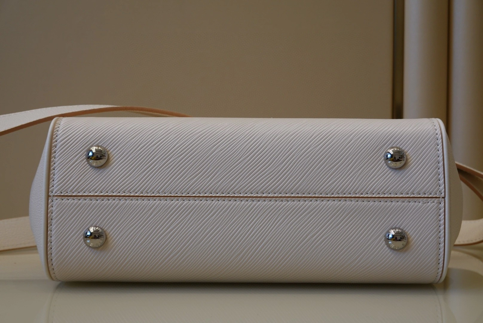 MOMO-- m57680 item : A-B00H0317A