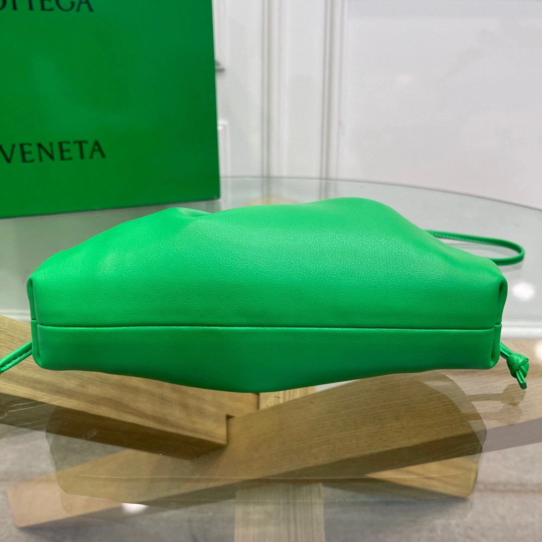 &MOMO-- mini pouch Calfskin item：A-B134H5461T