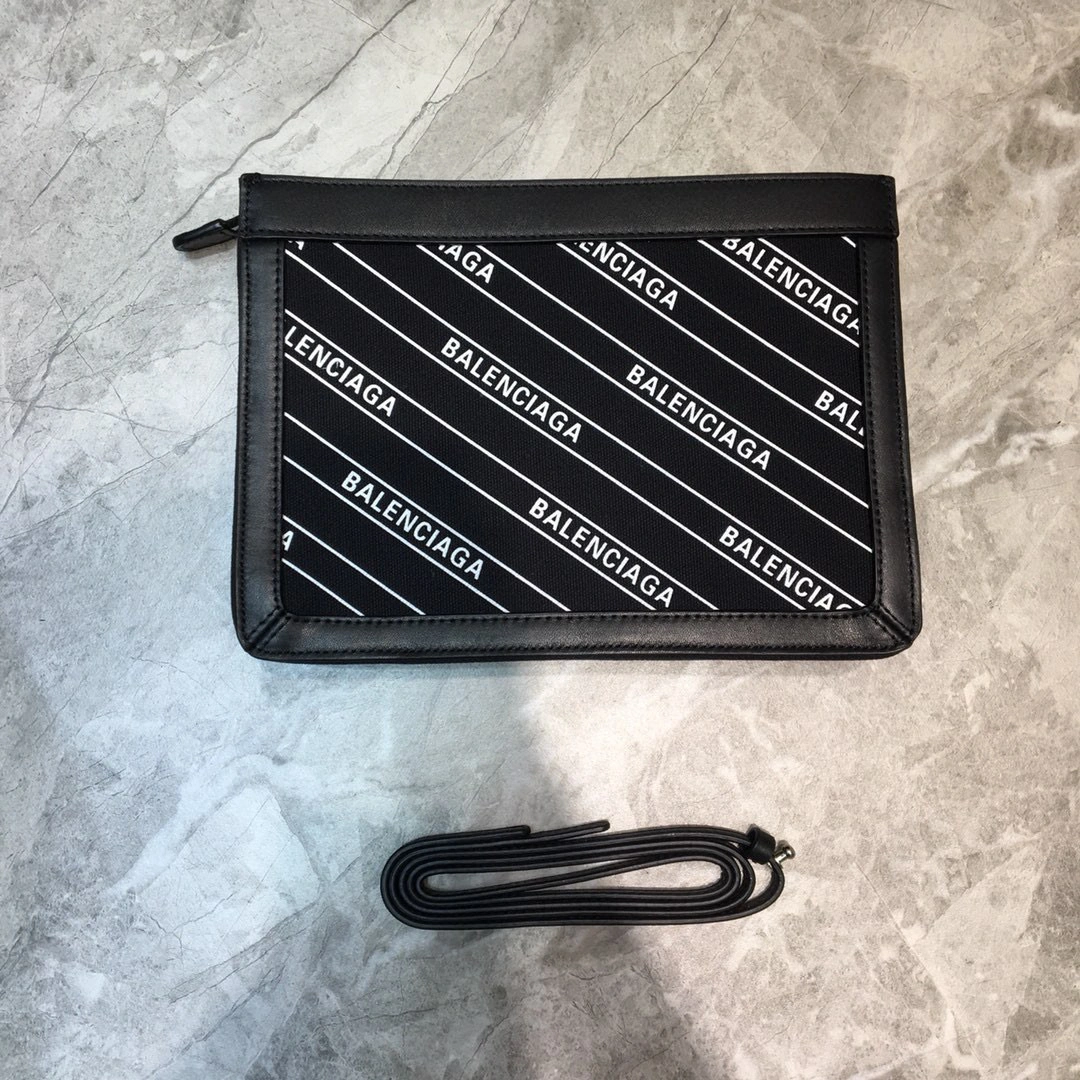 *MOMO-- nevy box high quality version item : 202B41K2747-2
