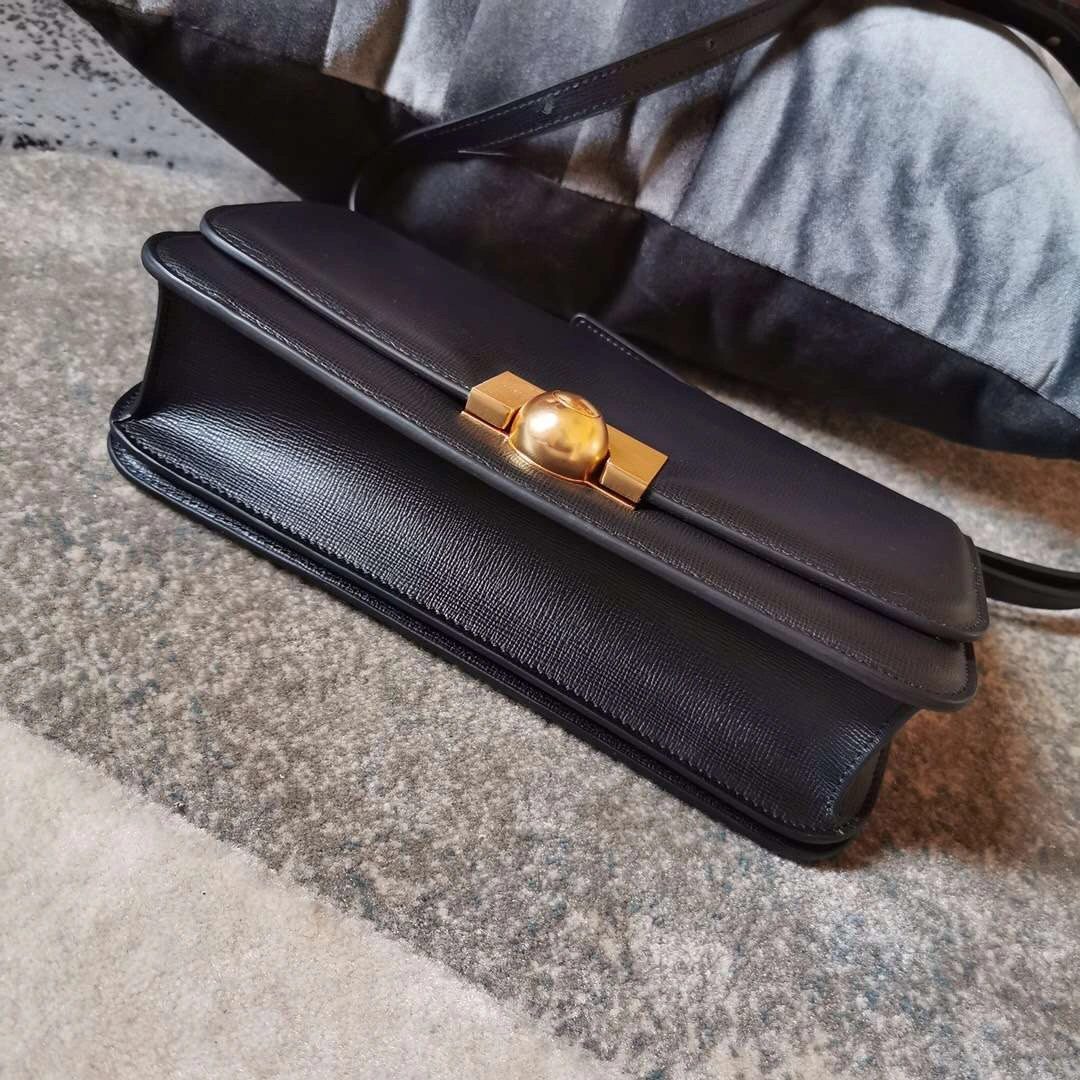 *MOMO-- ‘ronde bag’‘ style 2colour item：063B1050E1009-2