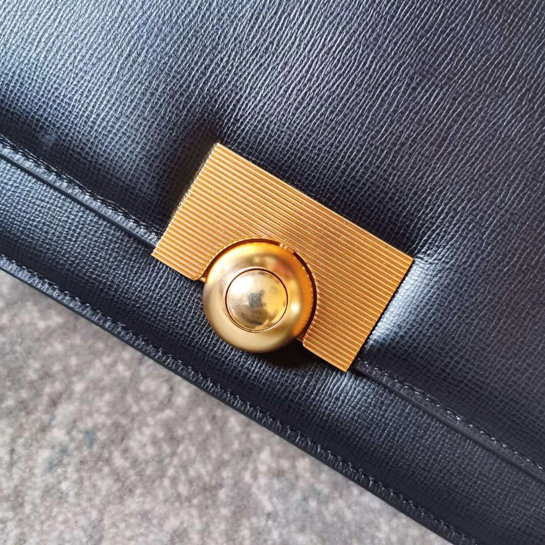 *MOMO-- ‘ronde bag’‘ style 2colour item：063B1050E1009-2