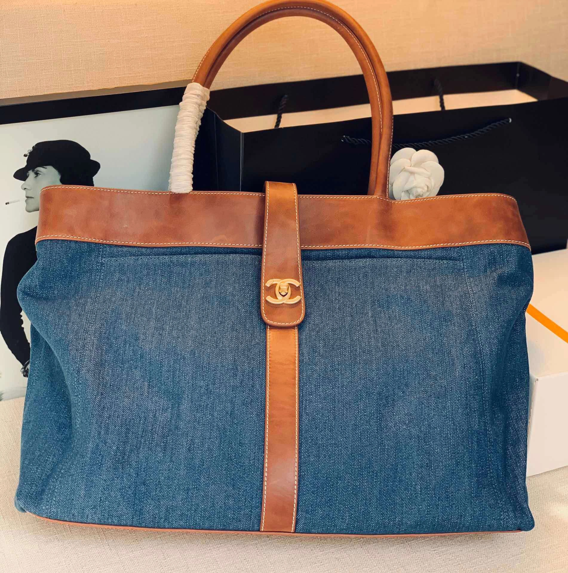 MOMO-- tote item : 321B95D1415