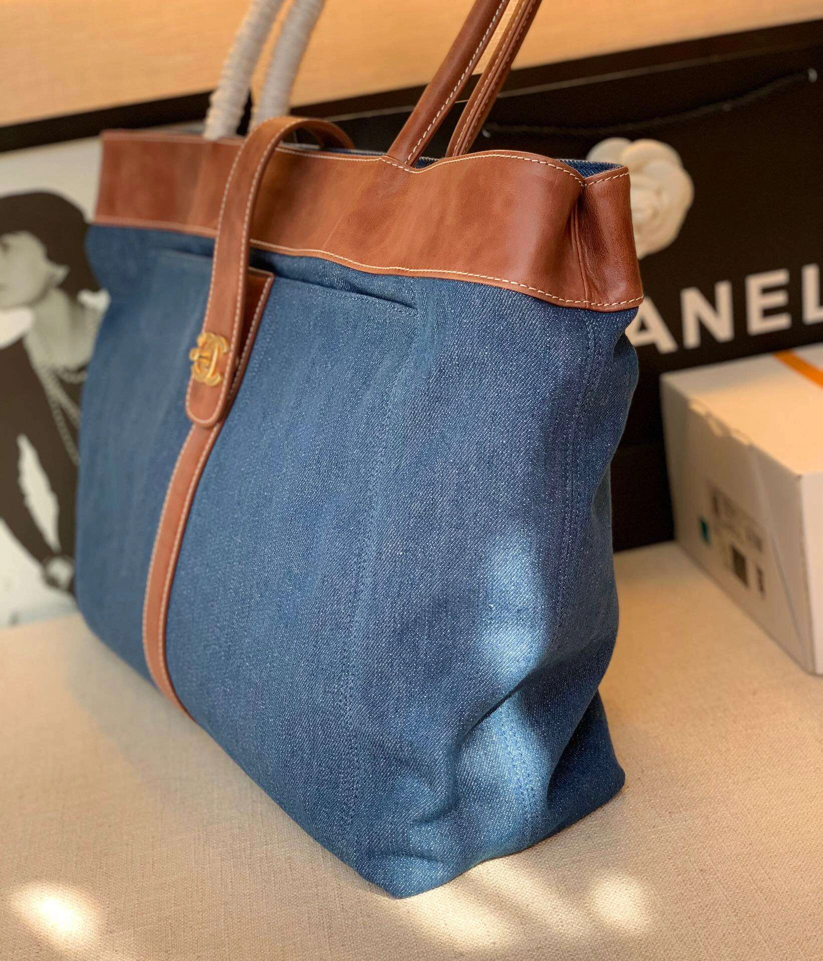 MOMO-- tote item : 321B95D1415
