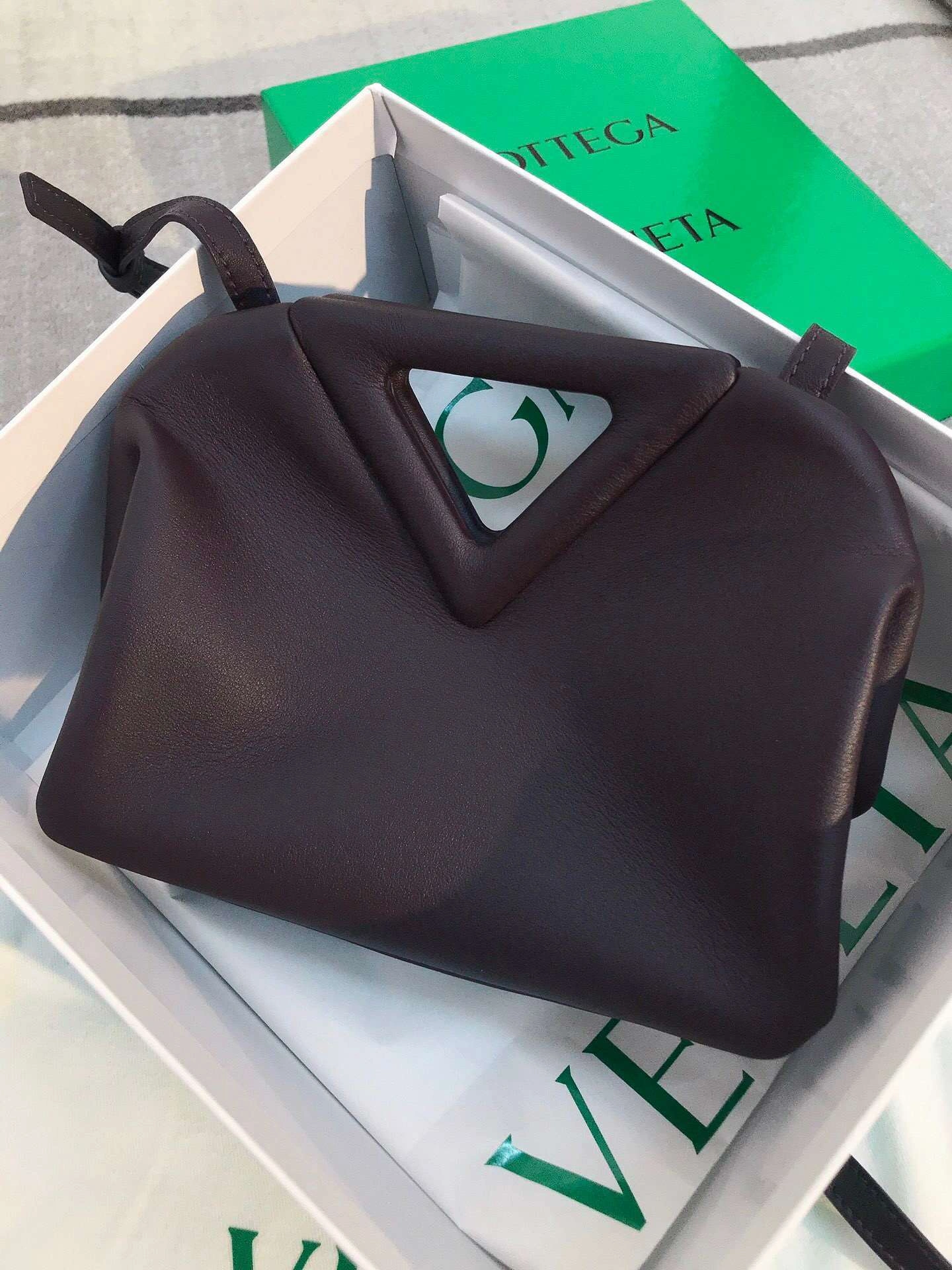 MOMO-- triangle 2021 3colour item：063B108E1010-3