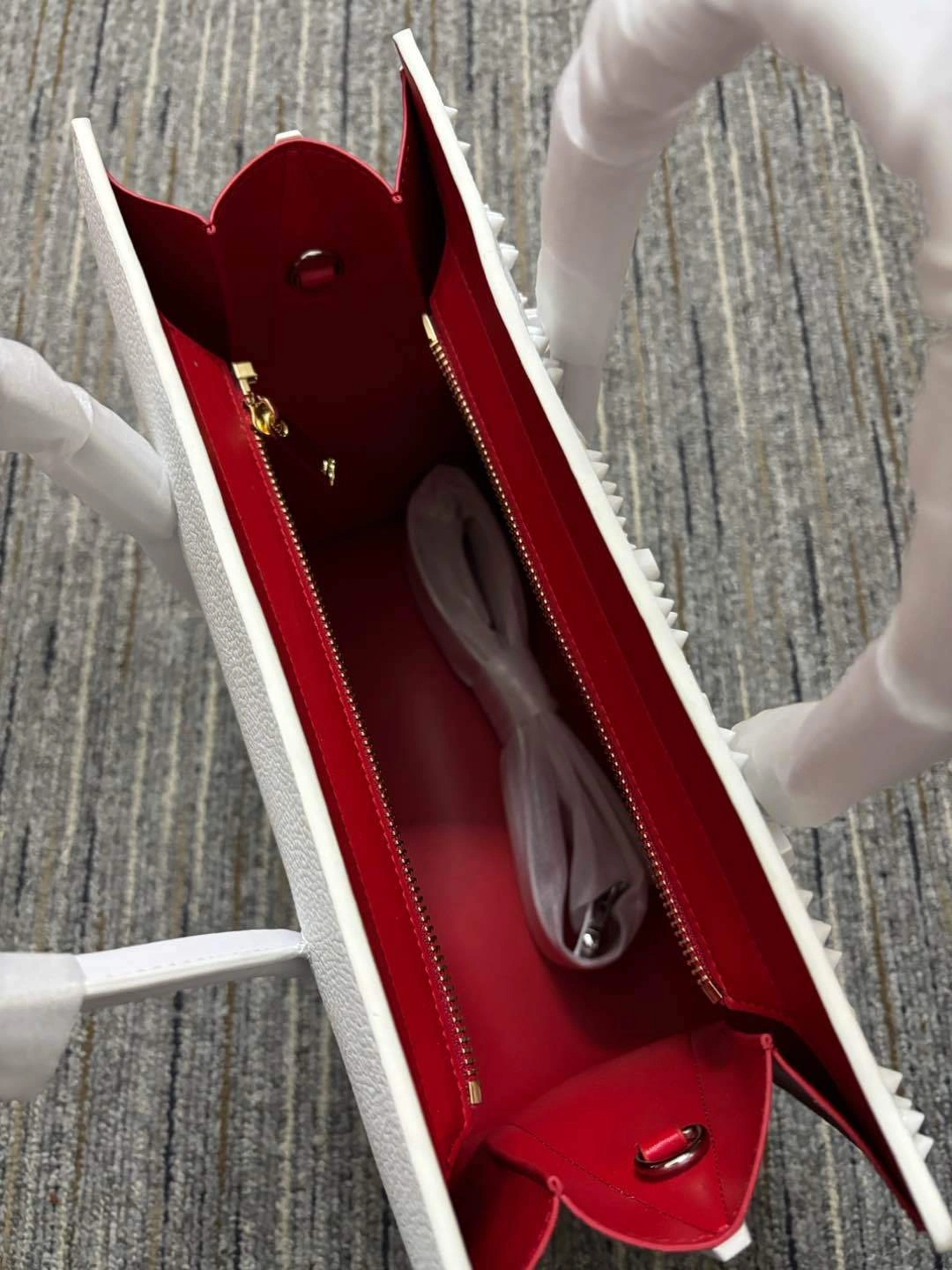 &MOMO--0ther brands highquality version 3615485321624 2colour item:E-B000H2099-2T