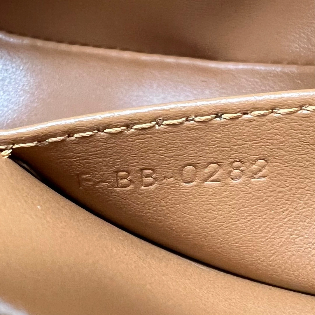 MOMO- 10J583DR8-04LU 2022 cowhide item：B-B598G0901C