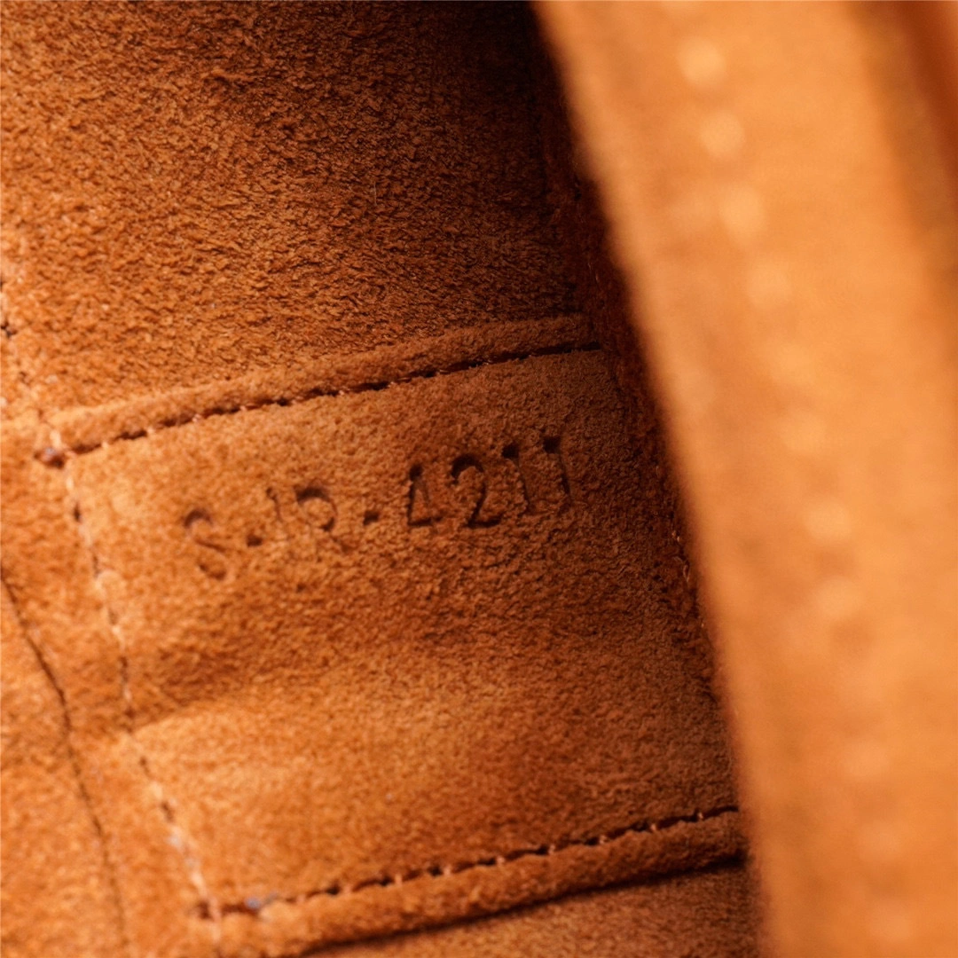 MOMO- 198613DU6-04LU CUIR TRIOMPHE item：B-B000F1602C