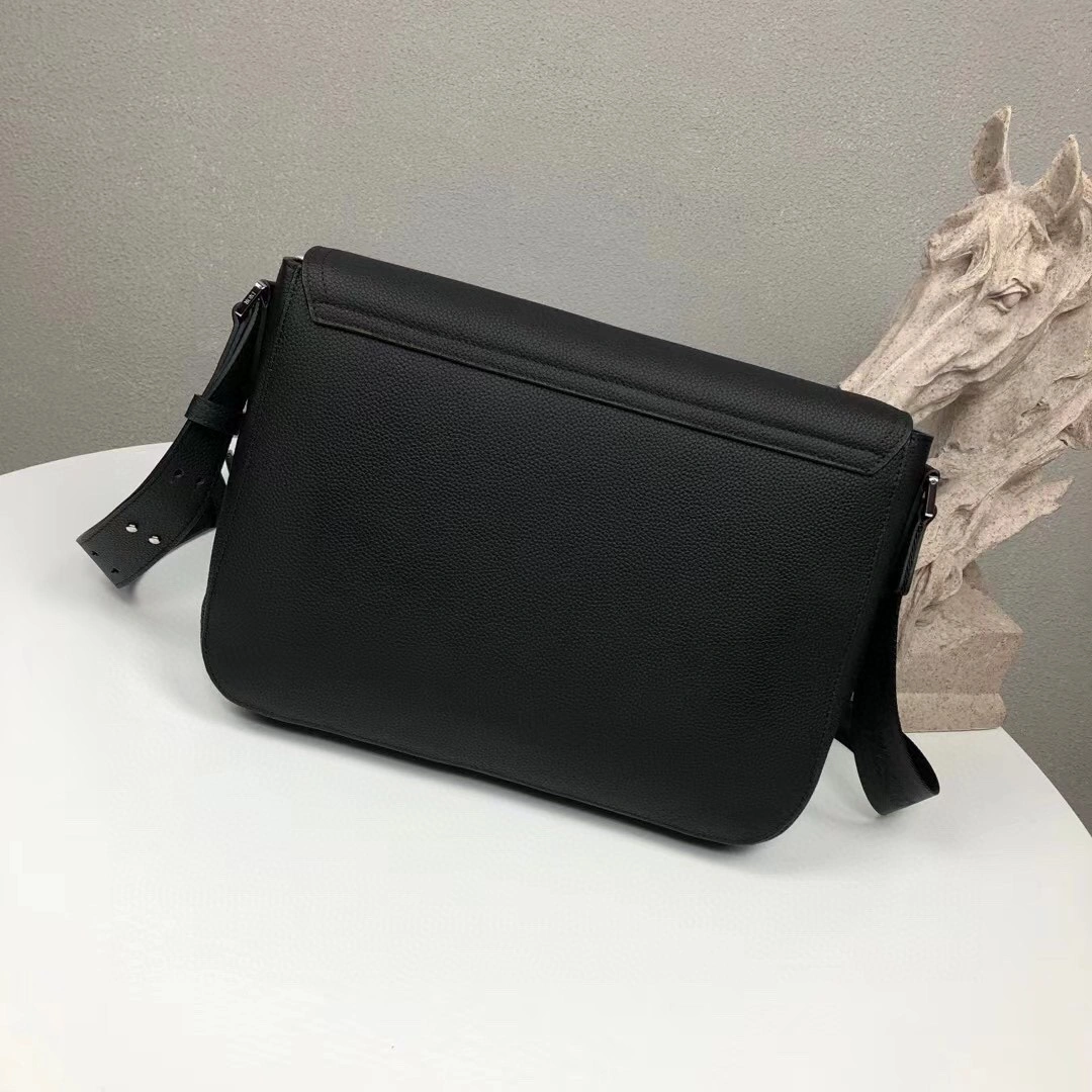 MOMO- 1ADME133YMJ cowhide item : B-B00M1405