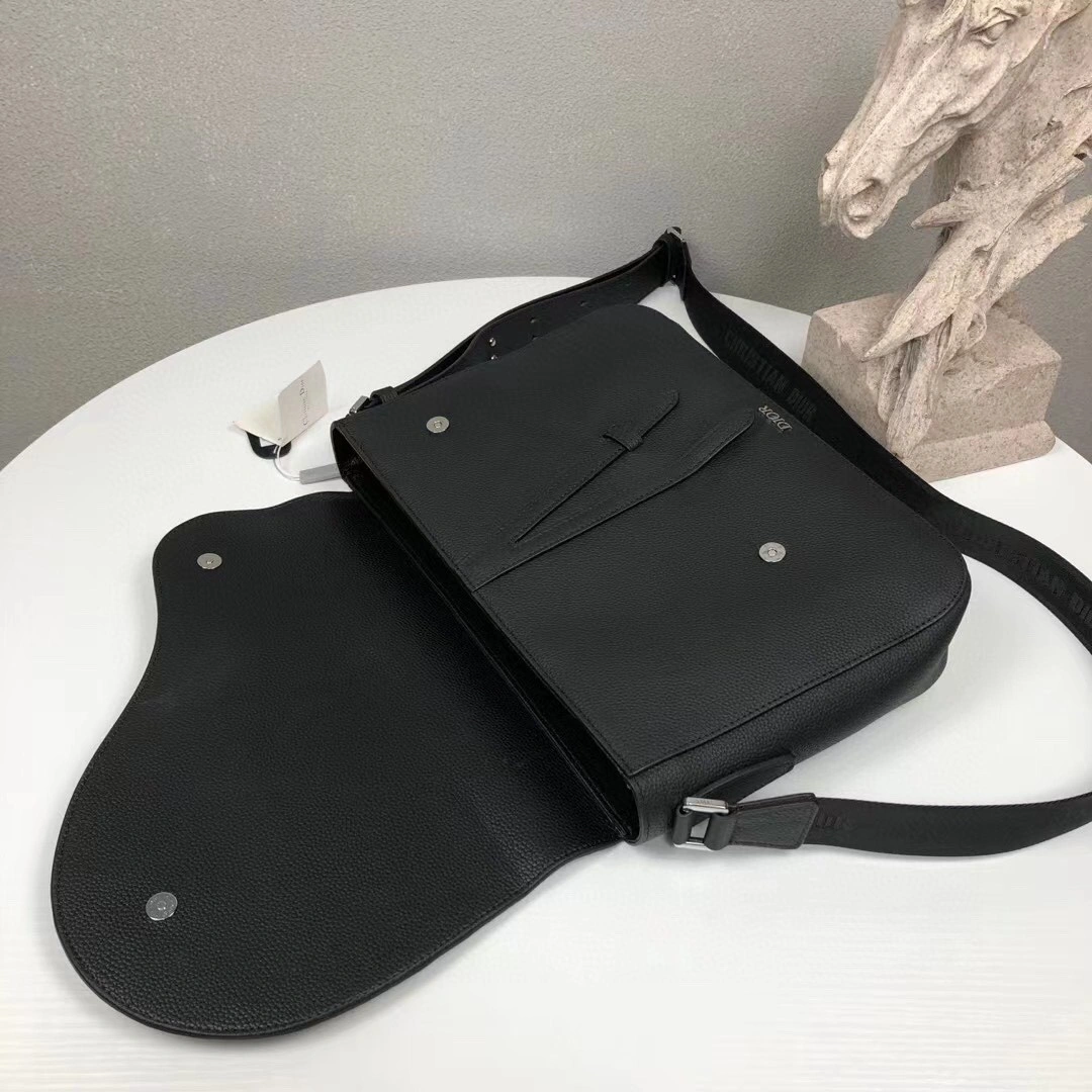 MOMO- 1ADME133YMJ cowhide item : B-B00M1405