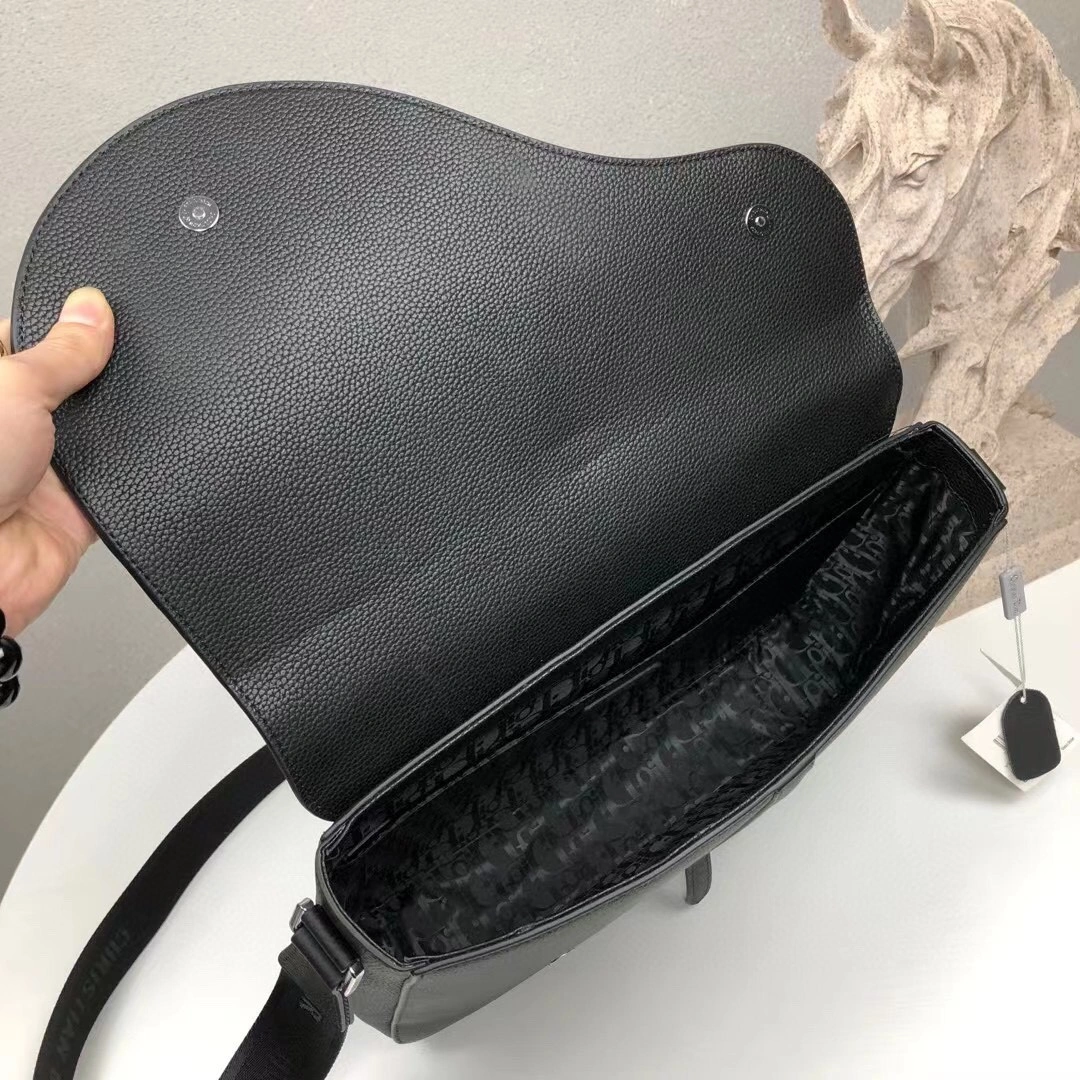 MOMO- 1ADME133YMJ cowhide item : B-B00M1405