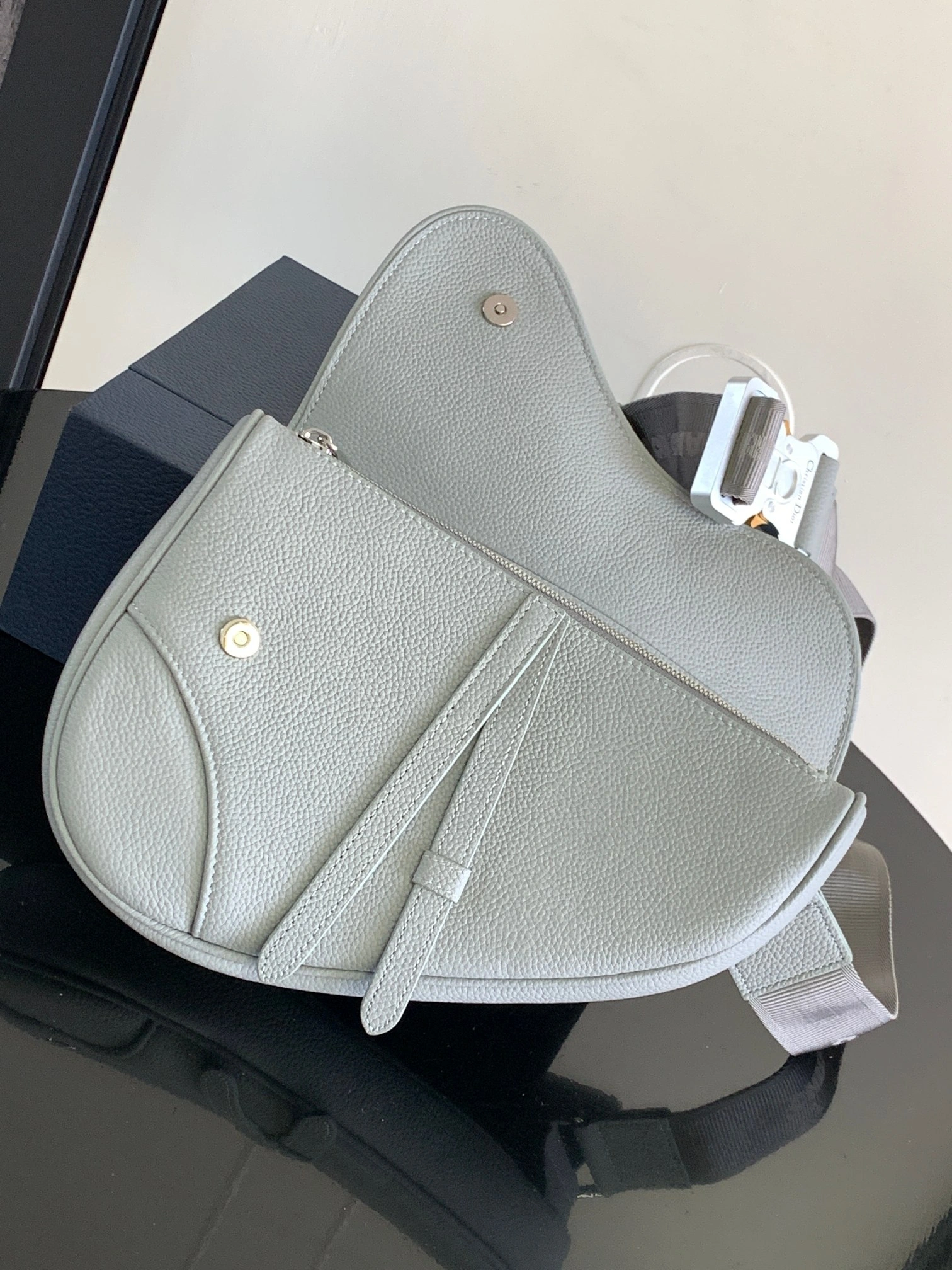 MOMO- 1ADPO093NFS-H62Q cowhide item:D-B109D0608