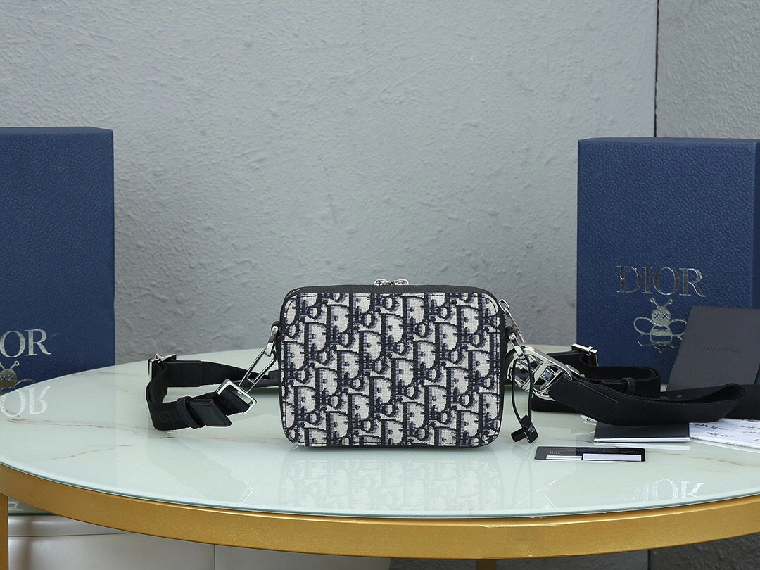 MOMO- 1ADPO131 item:A-B063L2556