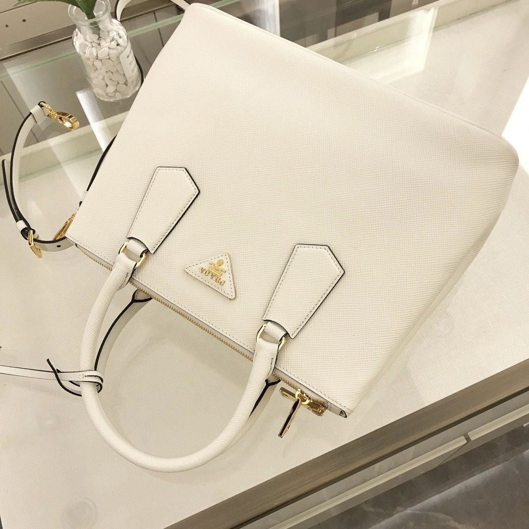 MOMO- 1BA232-2A4A-F0009-V-OOO Galleria Saffiano item : B-B598E1522W