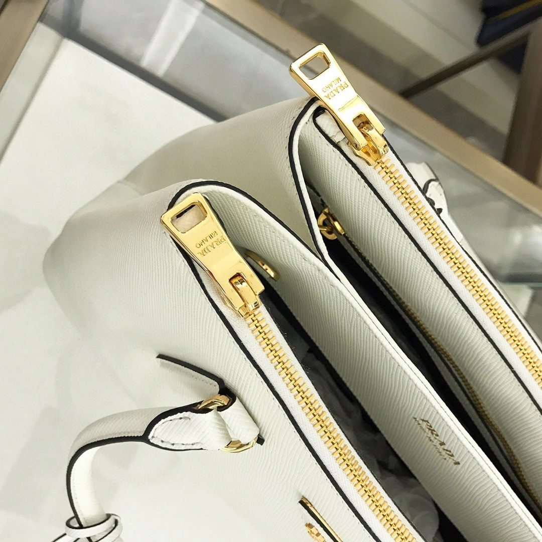 MOMO- 1BA232-2A4A-F0009-V-OOO Galleria Saffiano item : B-B598E1522W
