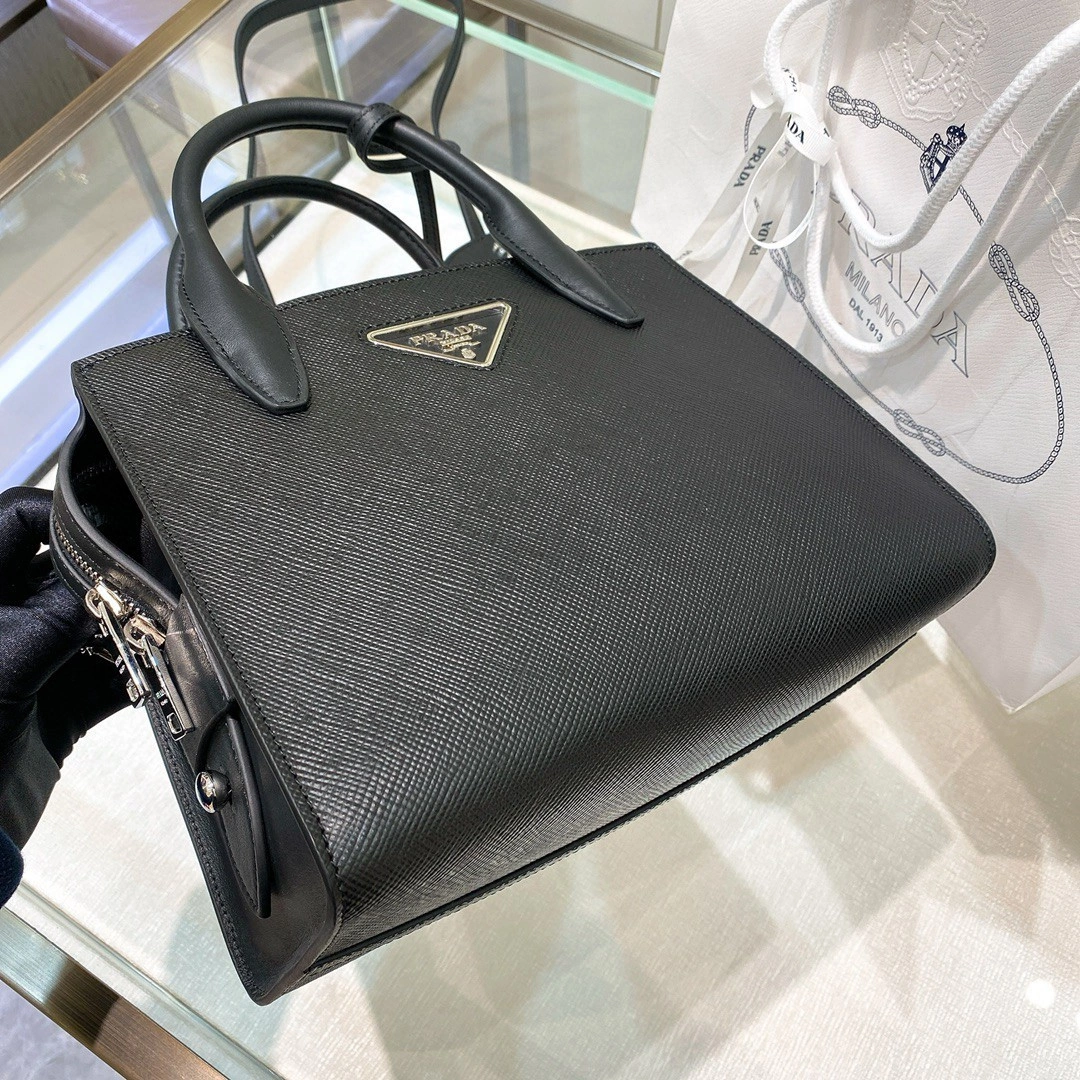 MOMO- 1BA297-2ERX-F0002-V-NO7 cowhide Kristen item : B-B598E1524W