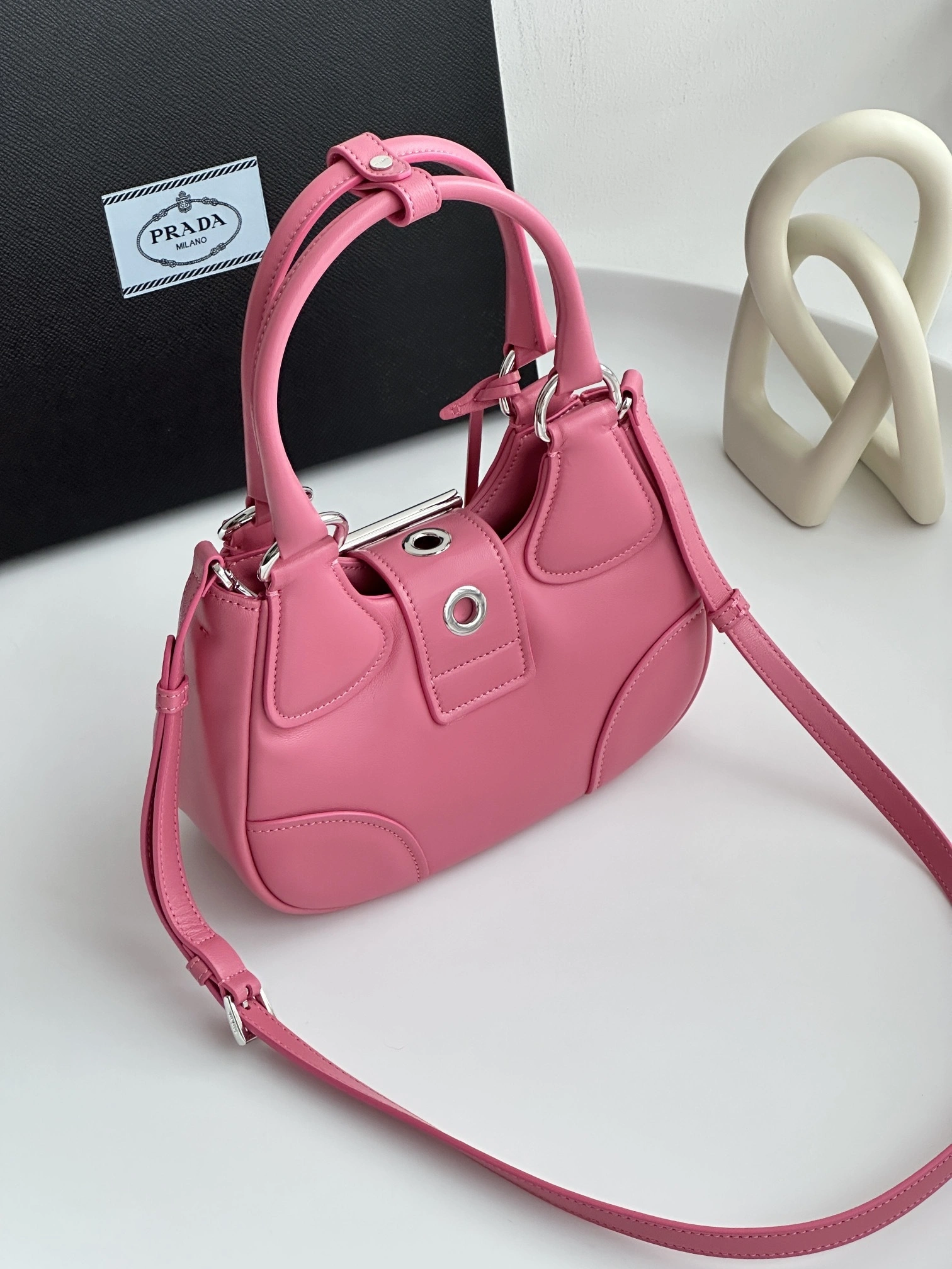 MOMO- 1BA381_2DYI_F0410_V_OOM item:D-B000A1588