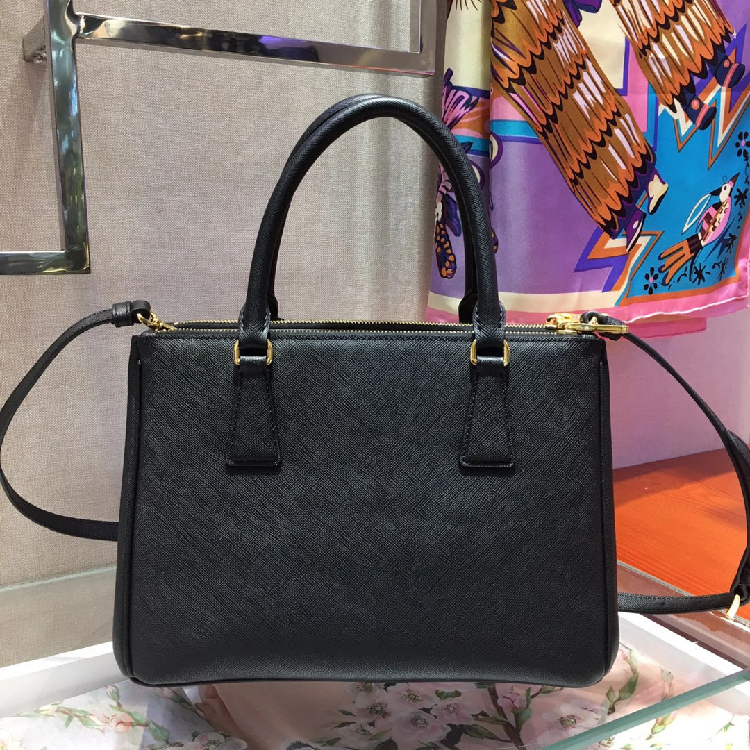 MOMO- 1BA863-NZV-F0002 cowhide item：B-B000E2443C