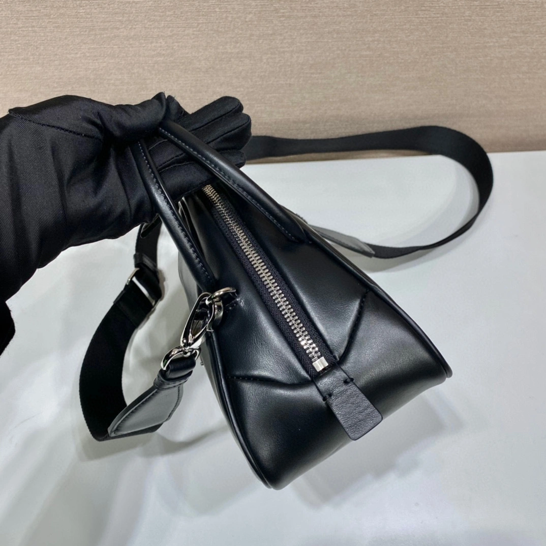 MOMO- 1BB082_2BYA_F0002_V_NEO calfskin item：B-B000E2419C