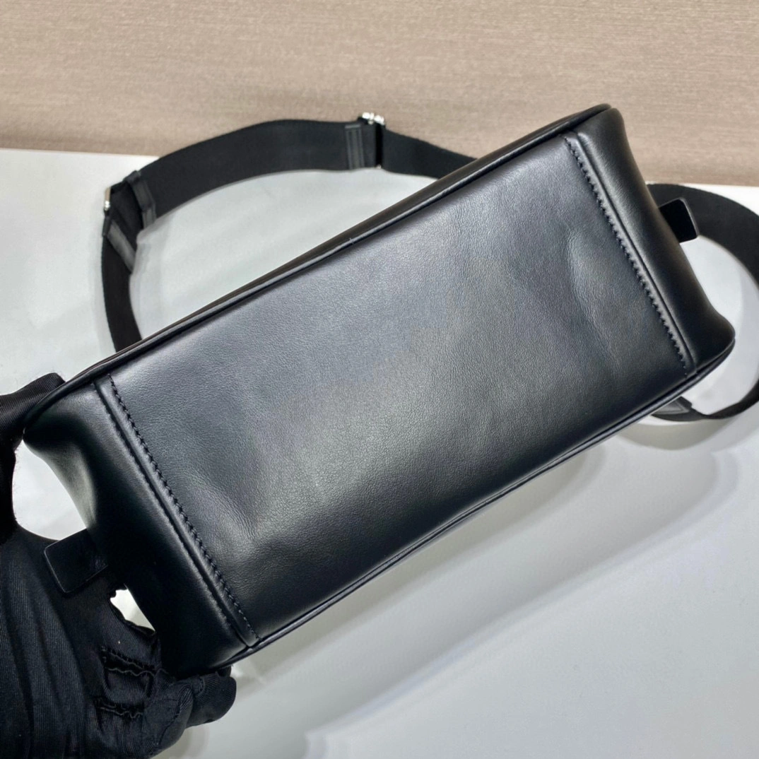 MOMO- 1BB082_2BYA_F0002_V_NEO calfskin item：B-B000E2419C