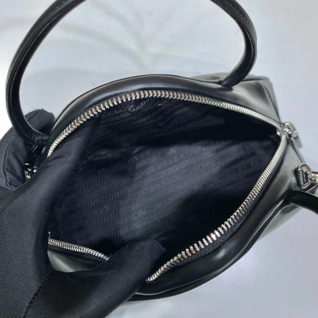 MOMO- 1BB082_2BYA_F0002_V_NEO calfskin item：B-B000E2419C