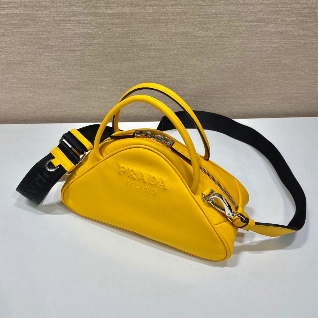 MOMO- 1BB082_2BYA_F0377_V_NEO calfskin item：B-B000E2404C
