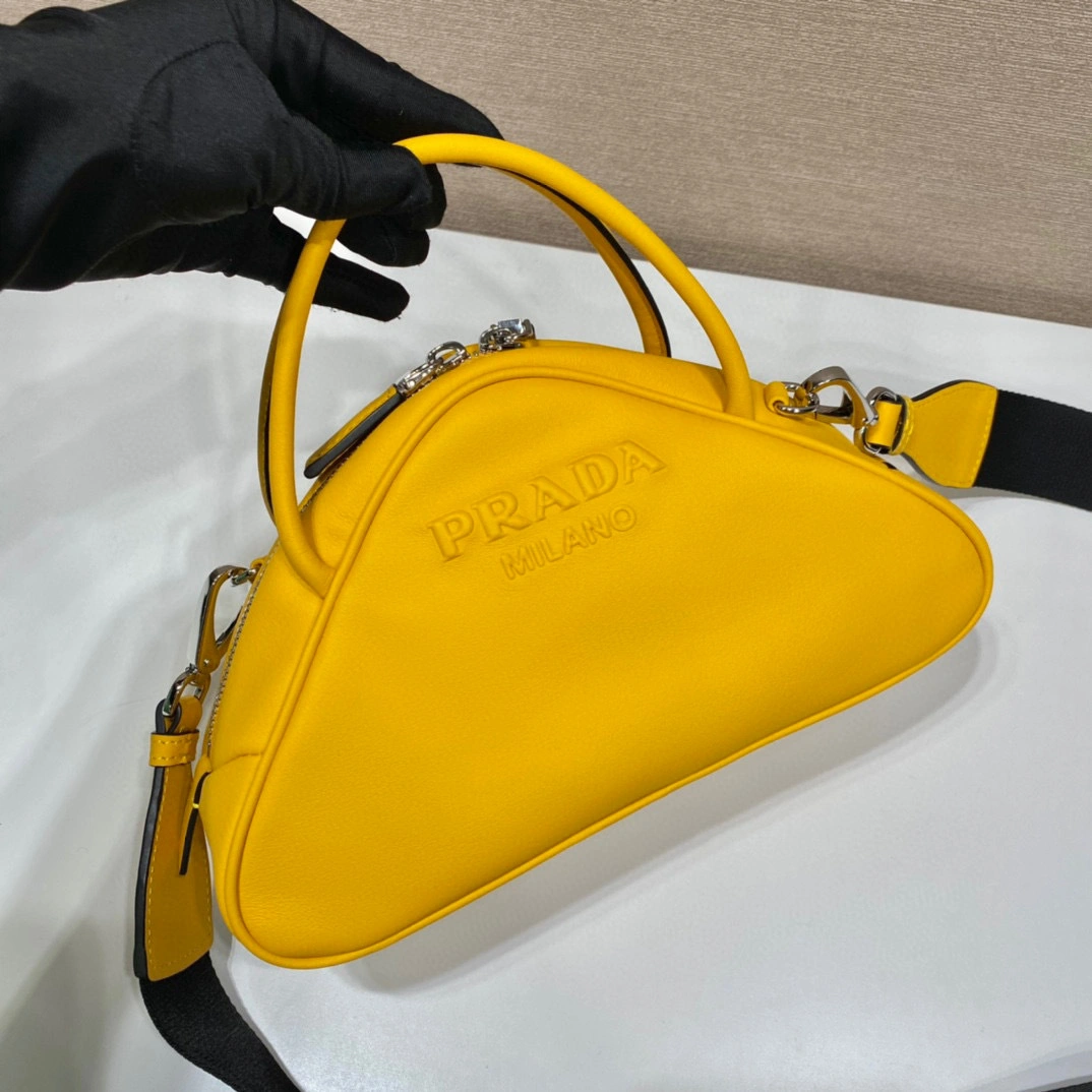 MOMO- 1BB082_2BYA_F0377_V_NEO calfskin item：B-B000E2404C