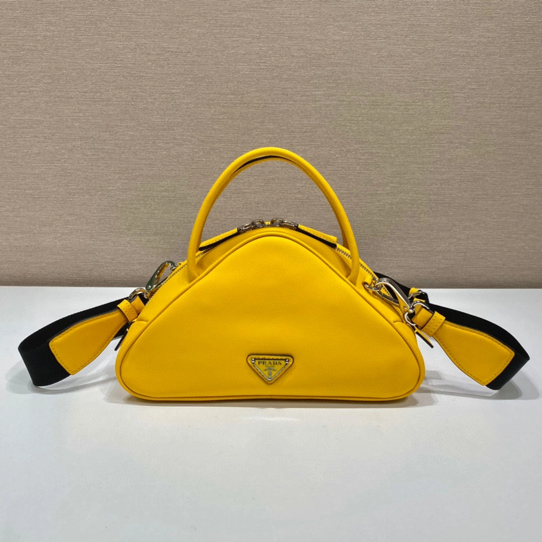 MOMO- 1BB082_2BYA_F0377_V_NEO calfskin item：B-B000E2404C