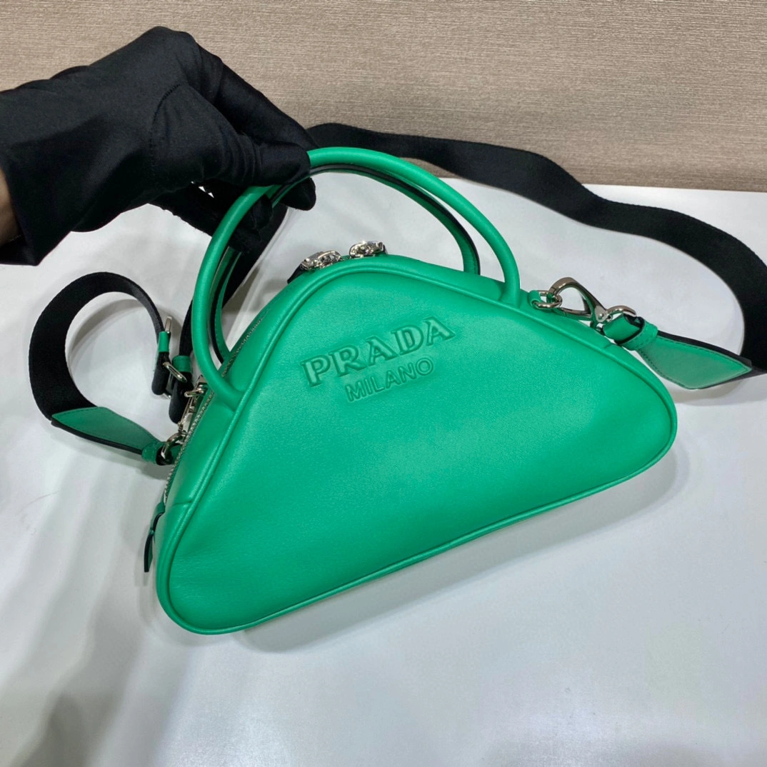 MOMO- 1BB082_2BYA_F0458_V_NEO calfskin item：B-B000E2418C
