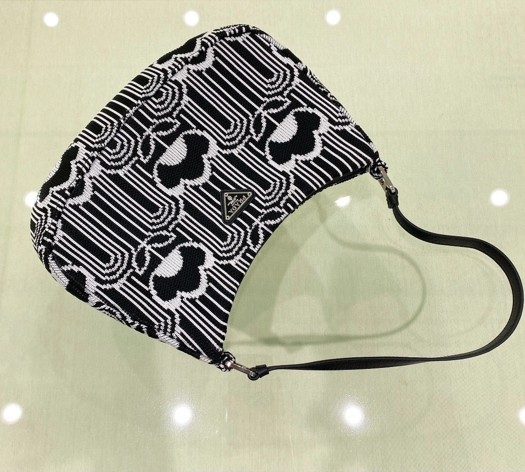 MOMO- 1BC499-2DX1-F02JQ-V-OOO Cleo item : B-B598E1510W